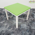โต๊ะสีเขียว